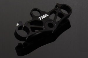 Top Triple Clamp Set, CNC Black, RGV250 VJ23
