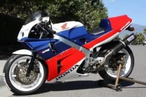 08-2018 Glenn's VFR400R NC30